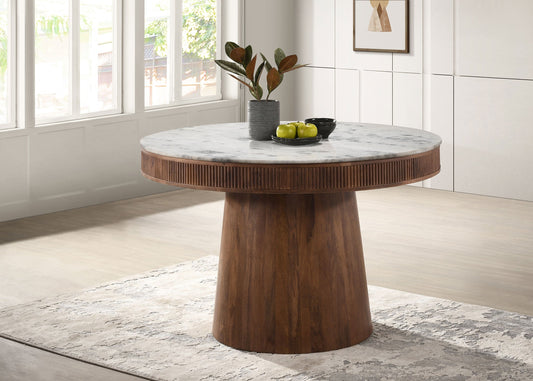 Table à manger ronde en marbre avec pieds en bois massif, blanc et naturel.
