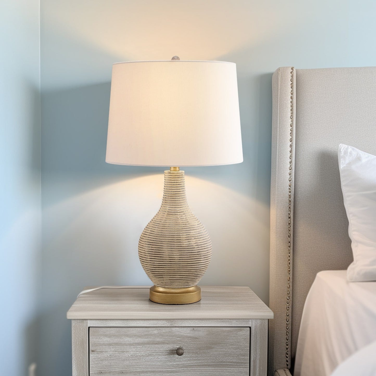 Lampe de table de style farmhouse de 62 cm (24,5 pouces) en beige lavé/doré avec abat-jour en lin blanc (lot de 2) - 62 cm (24,5 pouces) de hauteur