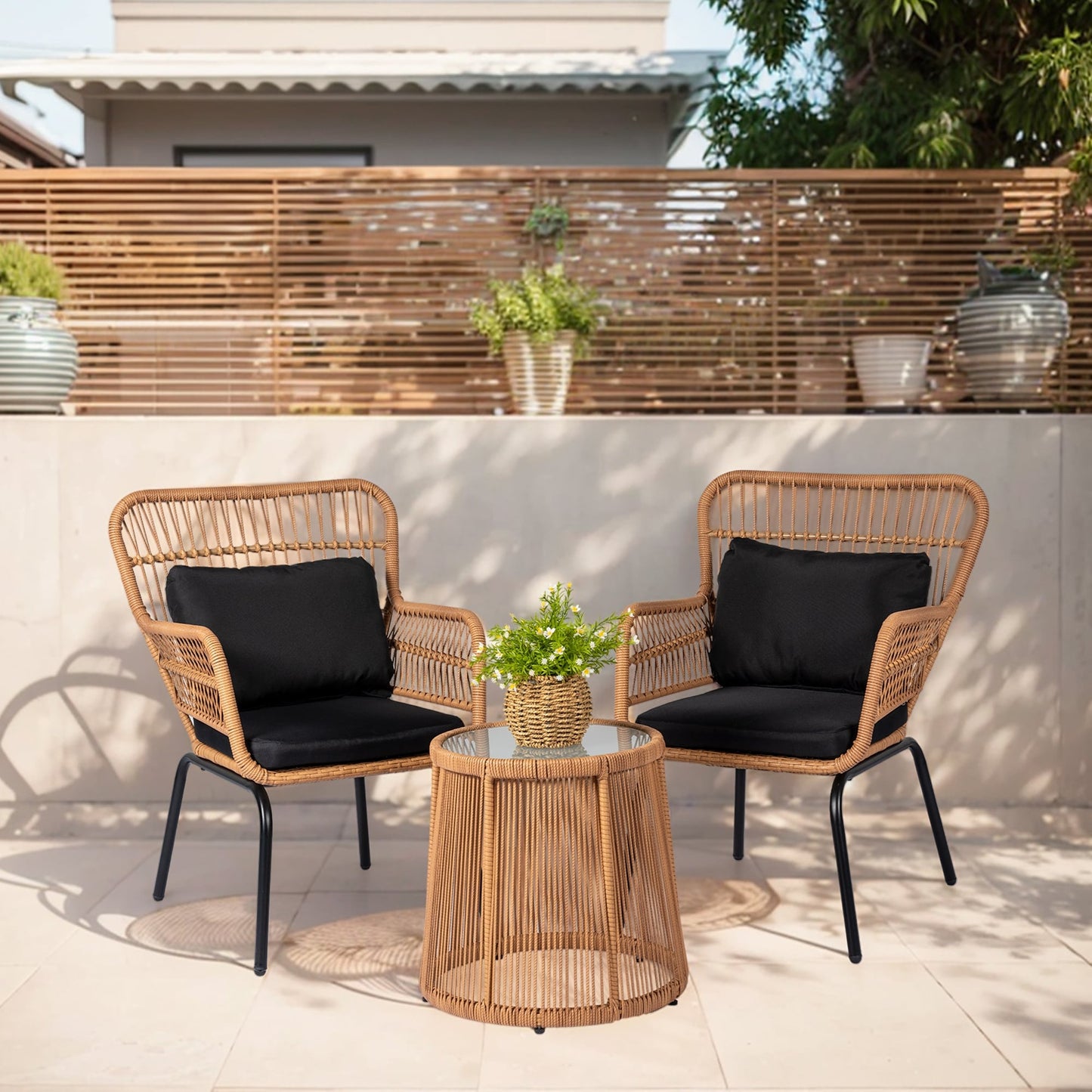 Ensemble de bistro en osier tressé pour extérieur, 3 pièces, ensemble de chaises de patio en rotin résistant aux intempéries avec coussins.