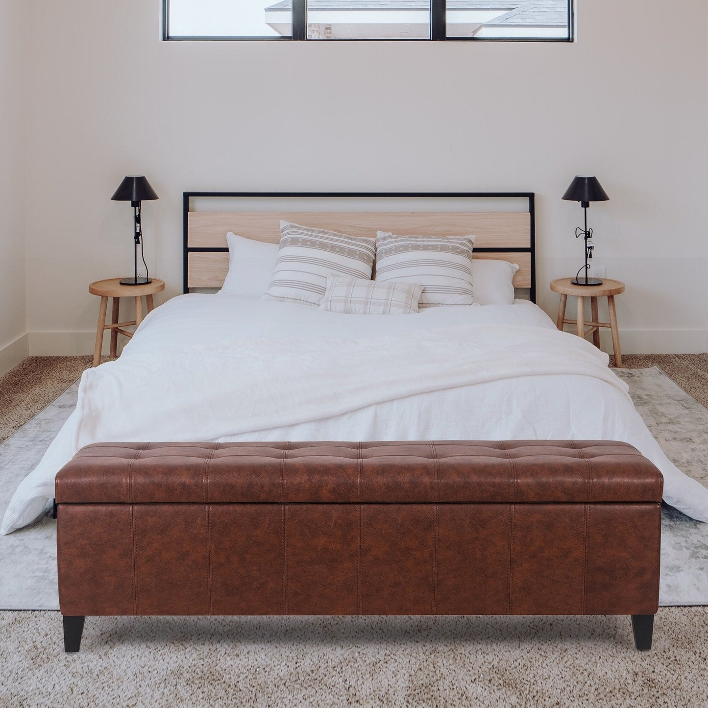 Tabouret-pouf de rangement en simili cuir Adeco 50