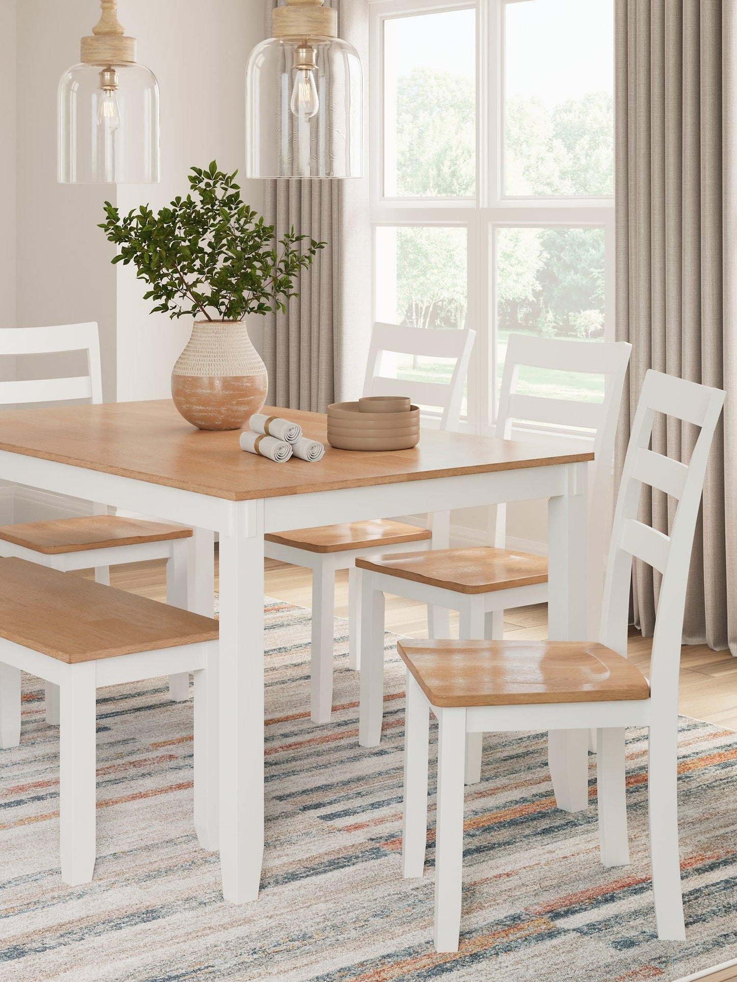 Table à manger Gesthaven avec 4 chaises et banc (ensemble de 6)