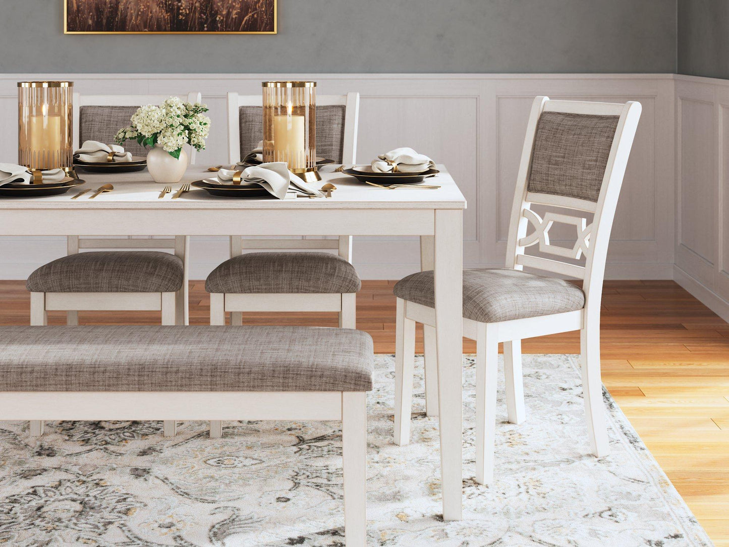 Table à manger Erinberg et 4 chaises et banc (ensemble de 6)