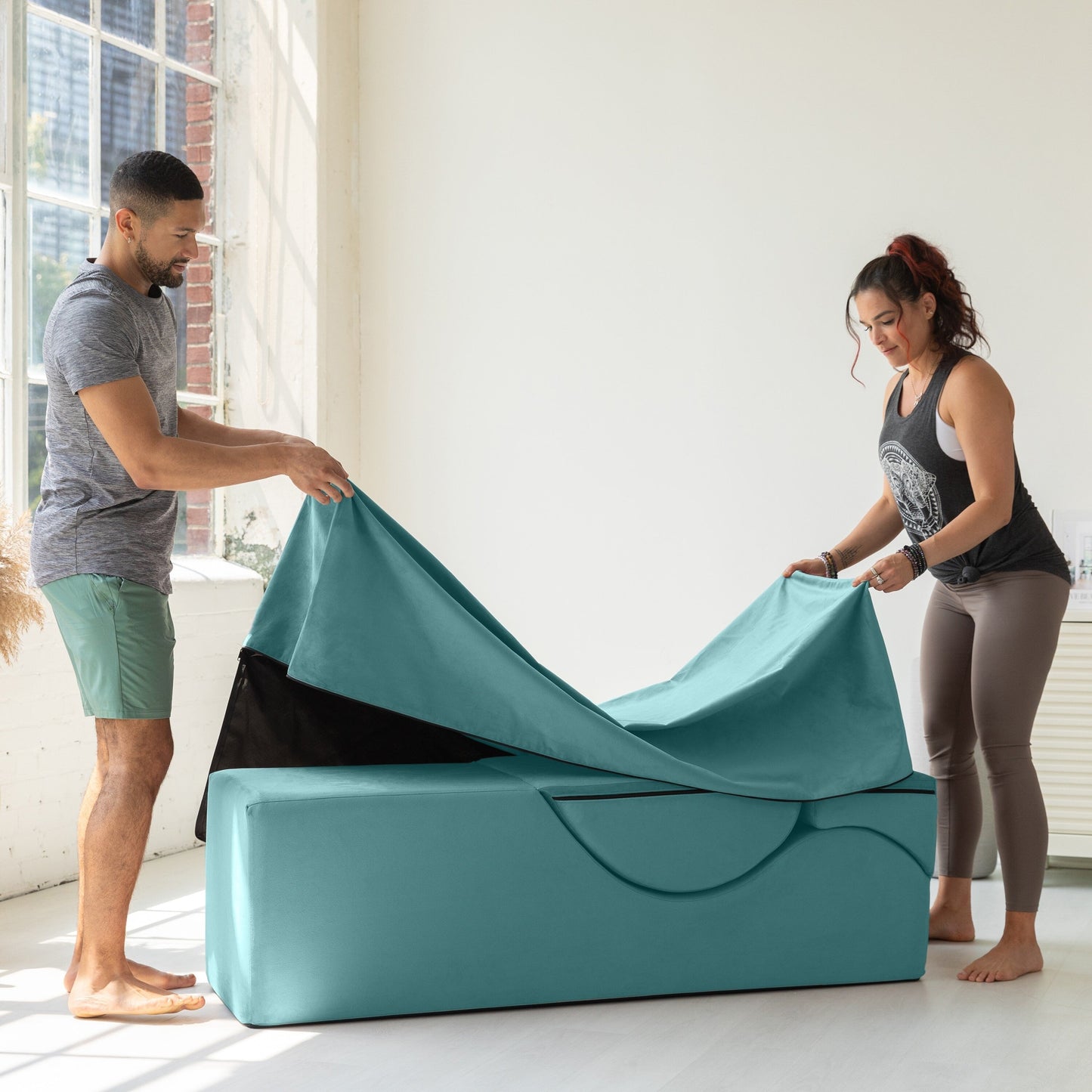 Chaise longue convertible Avana Kami / Yoga et massage - Pouf 2-en-1 avec chaise de salon de yoga escamotable, microvelours - N/A