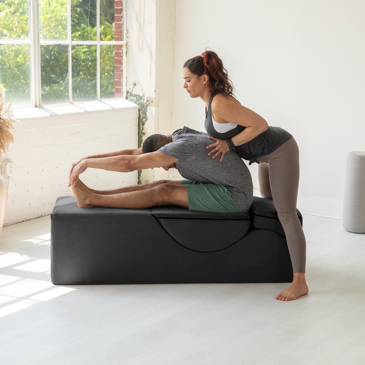 Chaise longue convertible Avana Kami / Yoga et massage - Pouf 2-en-1 avec chaise de salon de yoga escamotable, microvelours - N/A