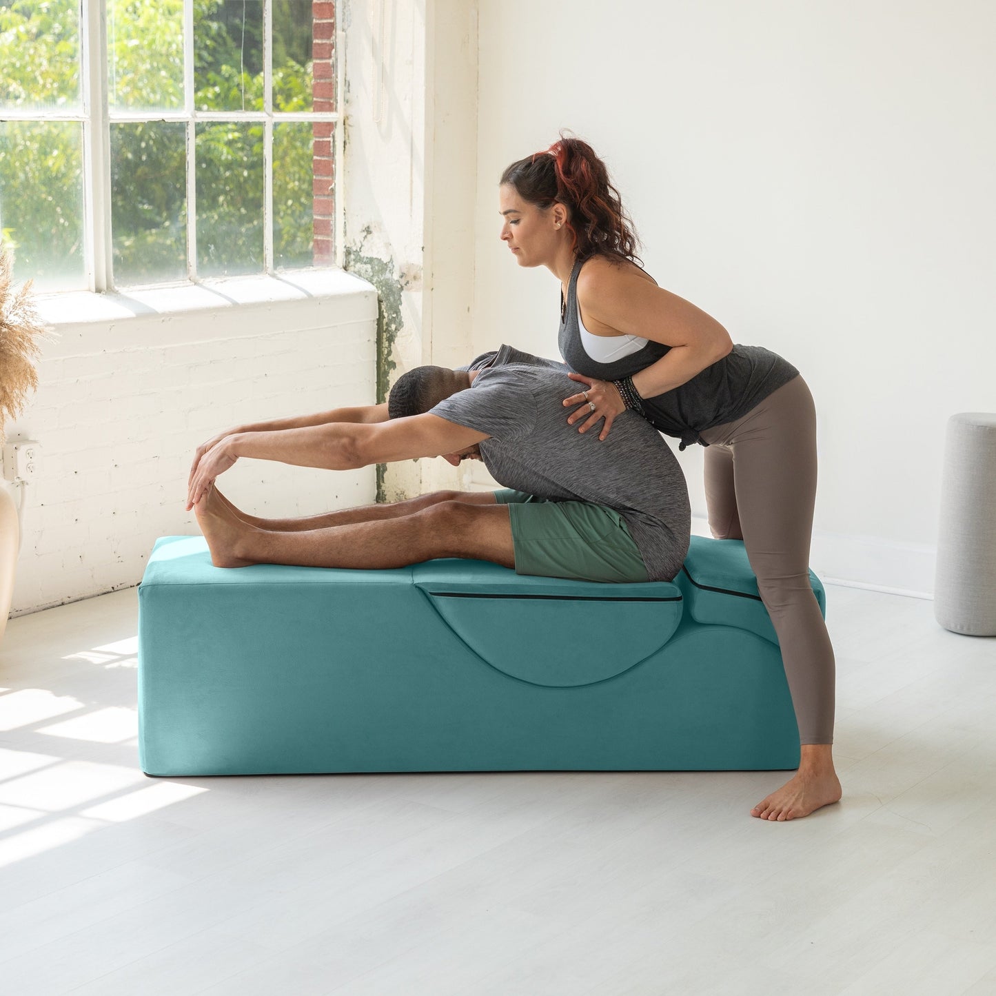 Chaise longue convertible Avana Kami / Yoga et massage - Pouf 2-en-1 avec chaise de salon de yoga escamotable, microvelours - N/A