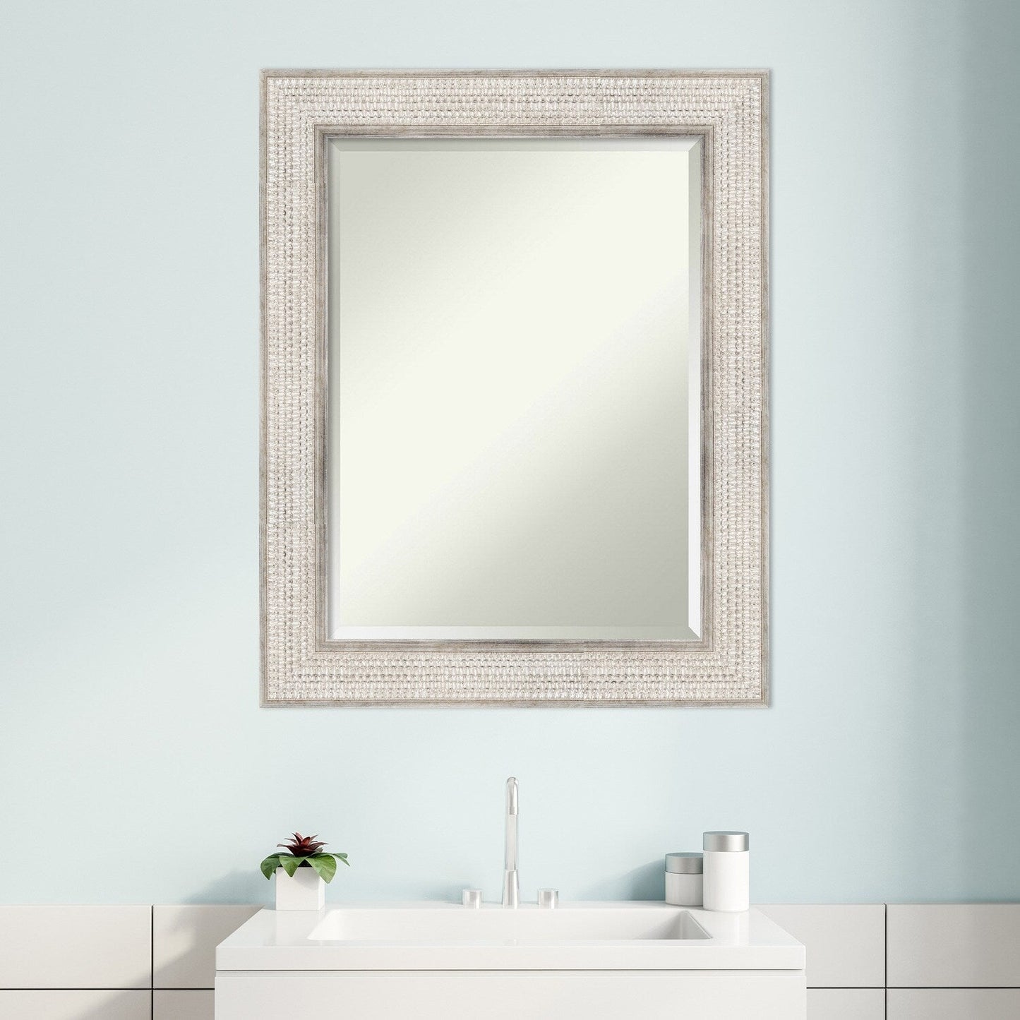 Miroir mural de salle de bain en bois biseauté - Cadre argenté Trellis - Trellis Argenté