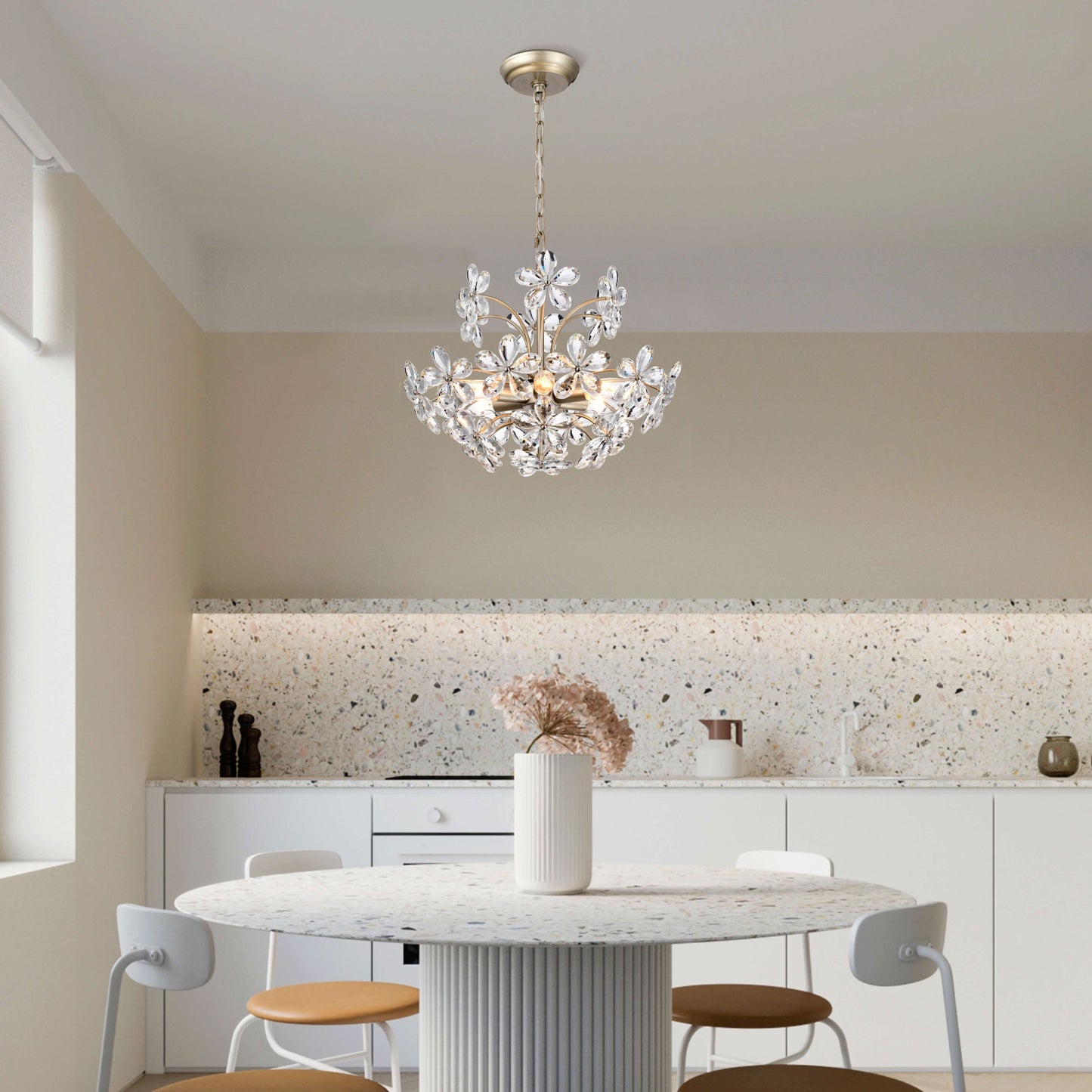 Luminaire Rosa à 6 lumières, en cristal de champagne, couleur argent brossé, en forme de fleur.