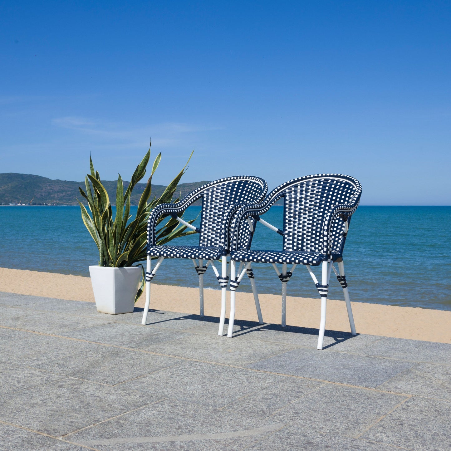 Fauteuil à accoudoirs SAFAVIEH Doreth (lot de 2) - 58,4 x 91,4 x 63,5 cm (LxlxH)