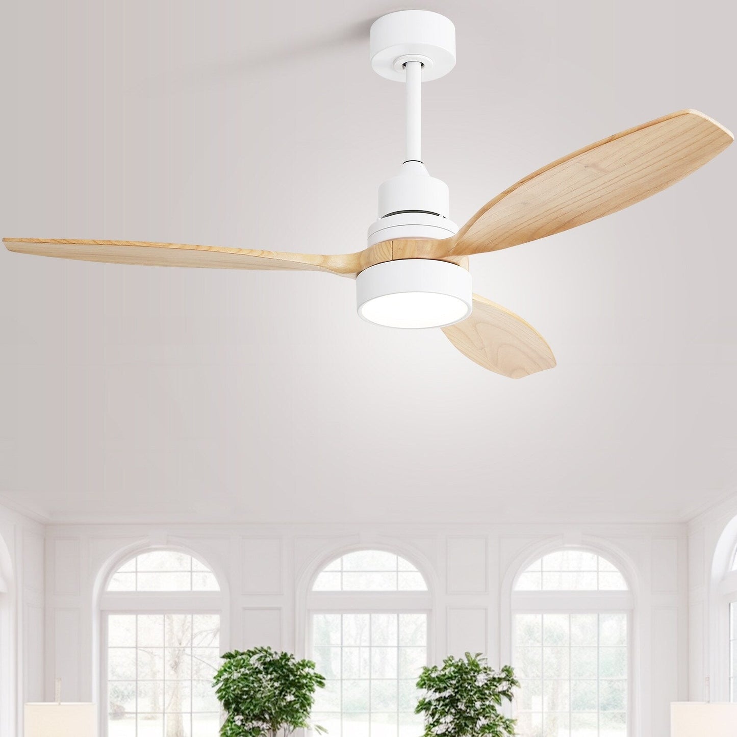 Ventilateur de plafond intérieur en bois Sofucor 52 avec télécommande, éclairage intégré en option.