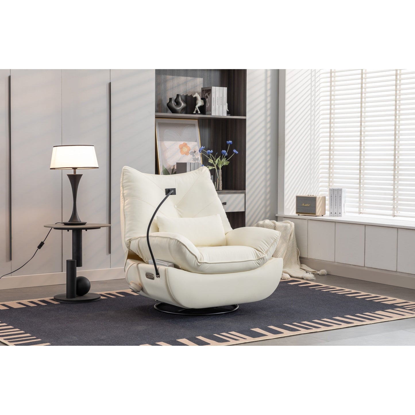 Fauteuil inclinable pivotant à glissement électrique avec haut-parleurs Bluetooth, porte-téléphone, ports de charge USB et Type-C, et rangement caché dans les accoudoirs.