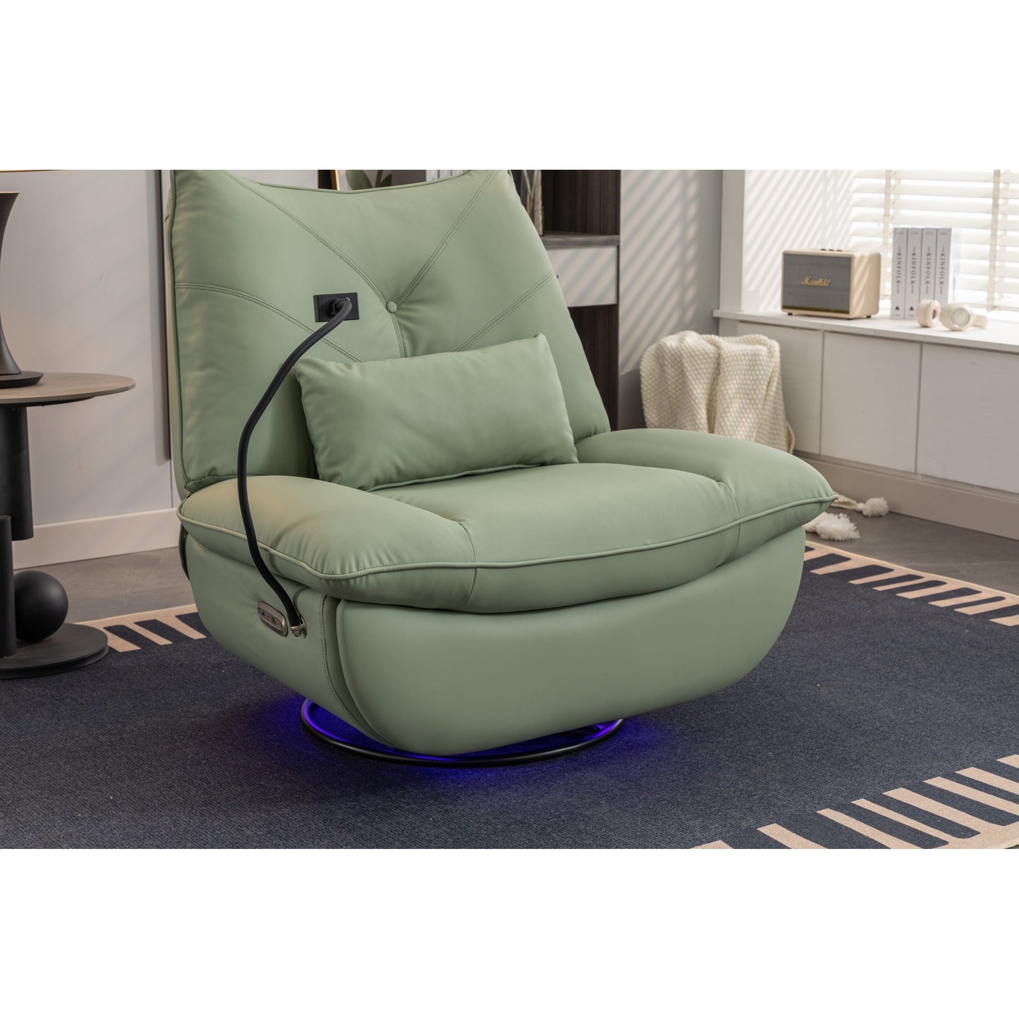 Fauteuil inclinable pivotant à glissement électrique avec haut-parleurs Bluetooth, porte-téléphone, ports de charge USB et Type-C, et rangement caché dans les accoudoirs.