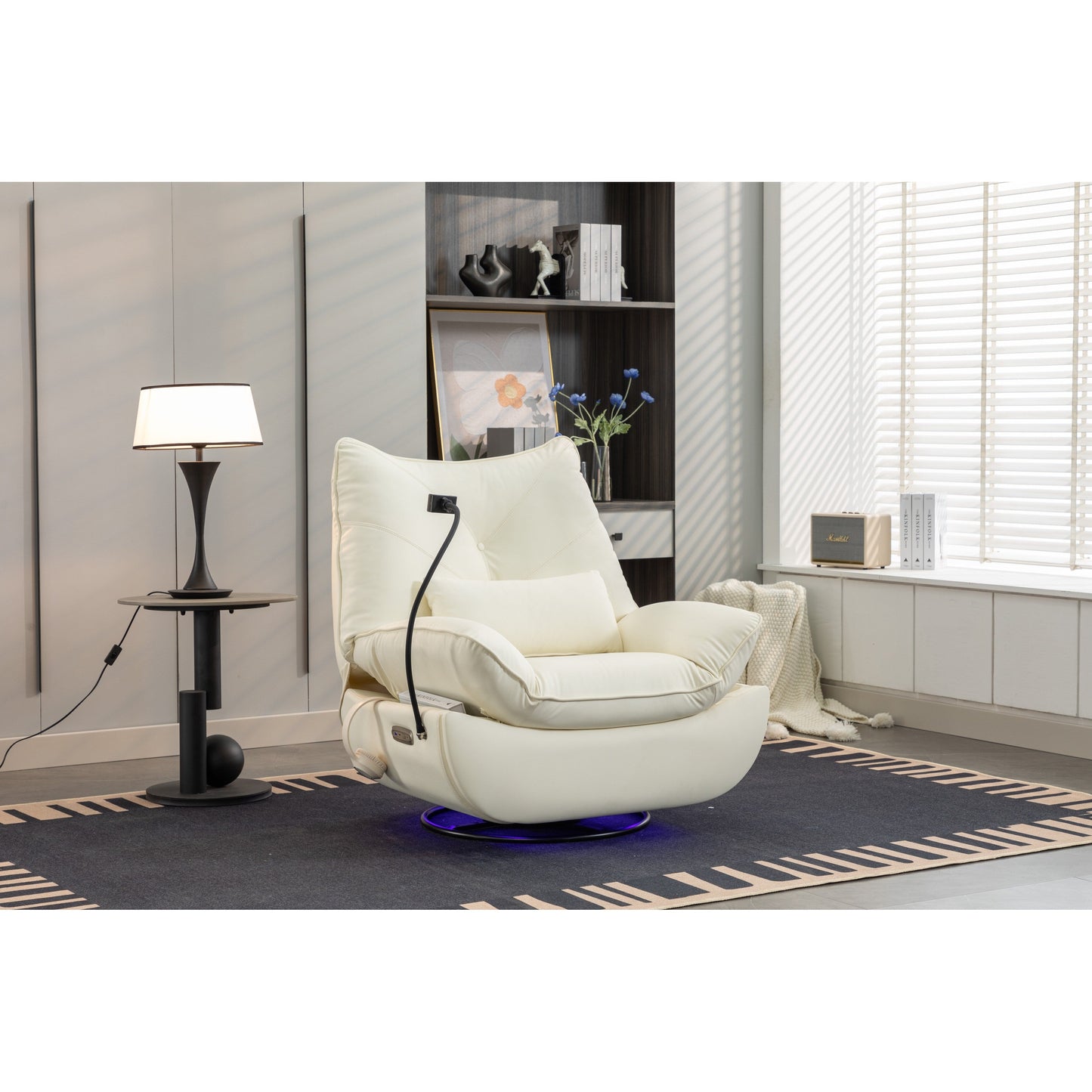 Fauteuil inclinable pivotant à glissement électrique avec haut-parleurs Bluetooth, porte-téléphone, ports de charge USB et Type-C, et rangement caché dans les accoudoirs.