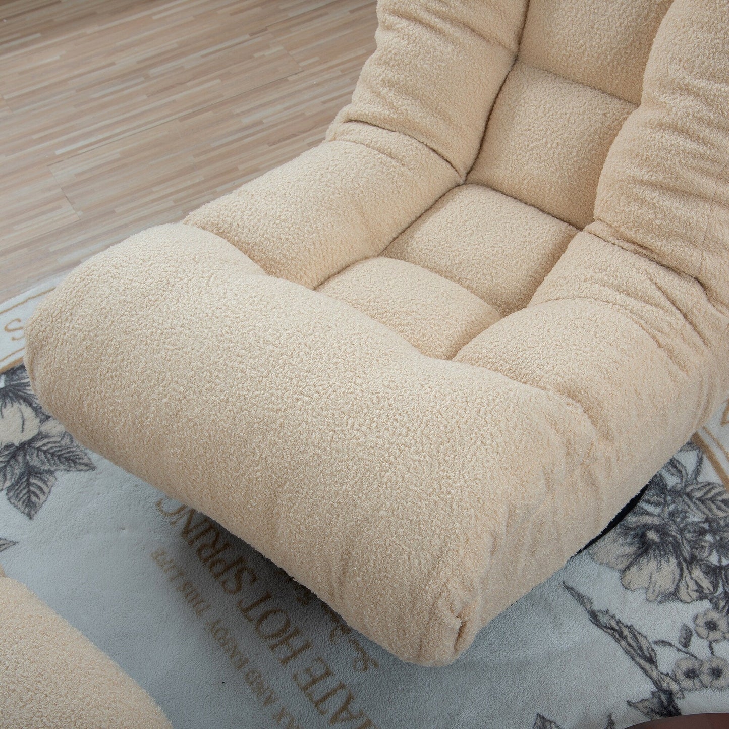 Ensemble de fauteuil inclinable sans accoudoirs, recouvert de tissu, avec repose-pieds et repose-tête réglable.