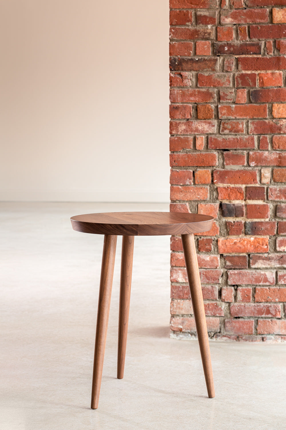 Table de chevet Mysa - Noyer