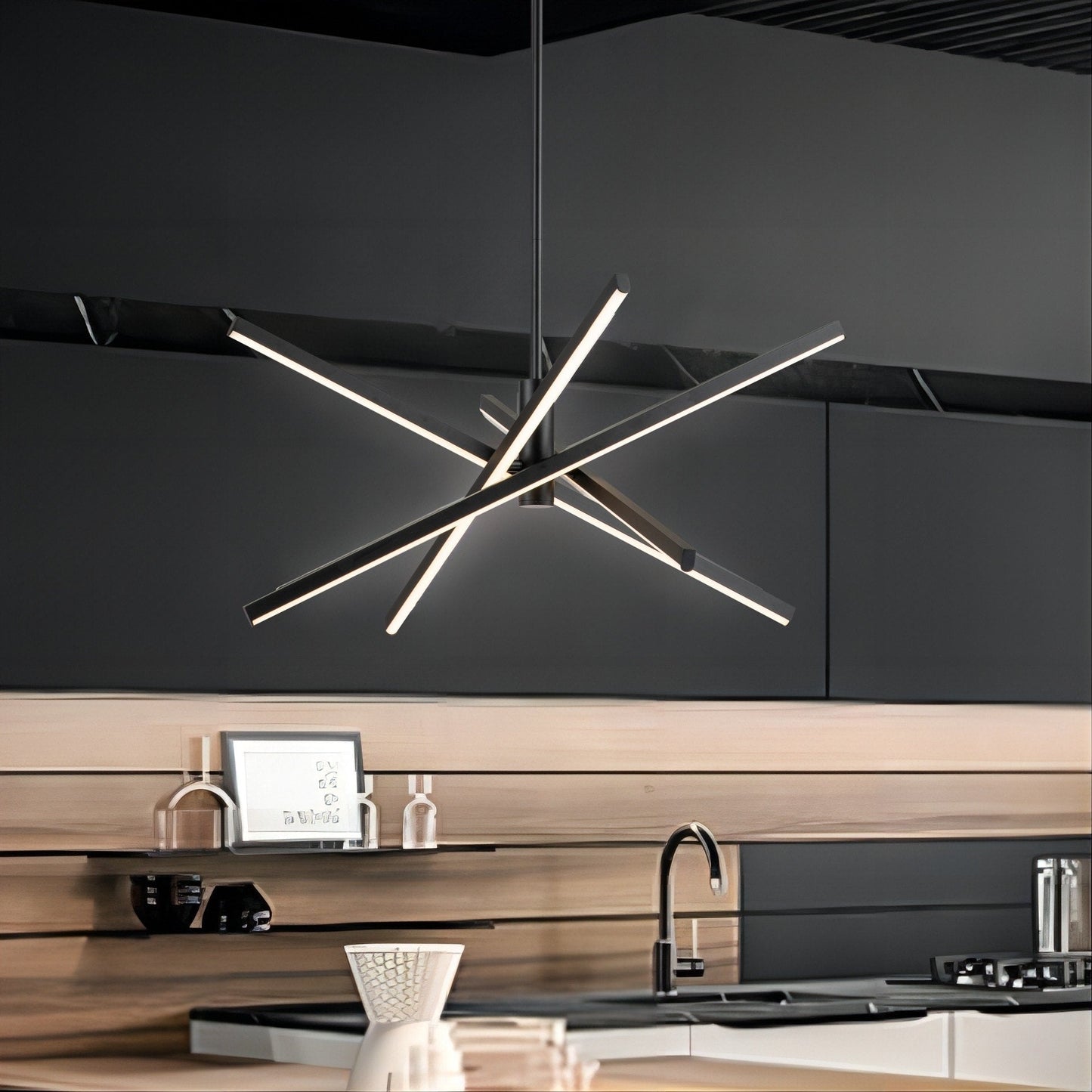Luminaire suspendu linéaire en forme de sputnik, en aluminium noir/doré, à LED moderne, pour salon/salle à manger/cuisine.