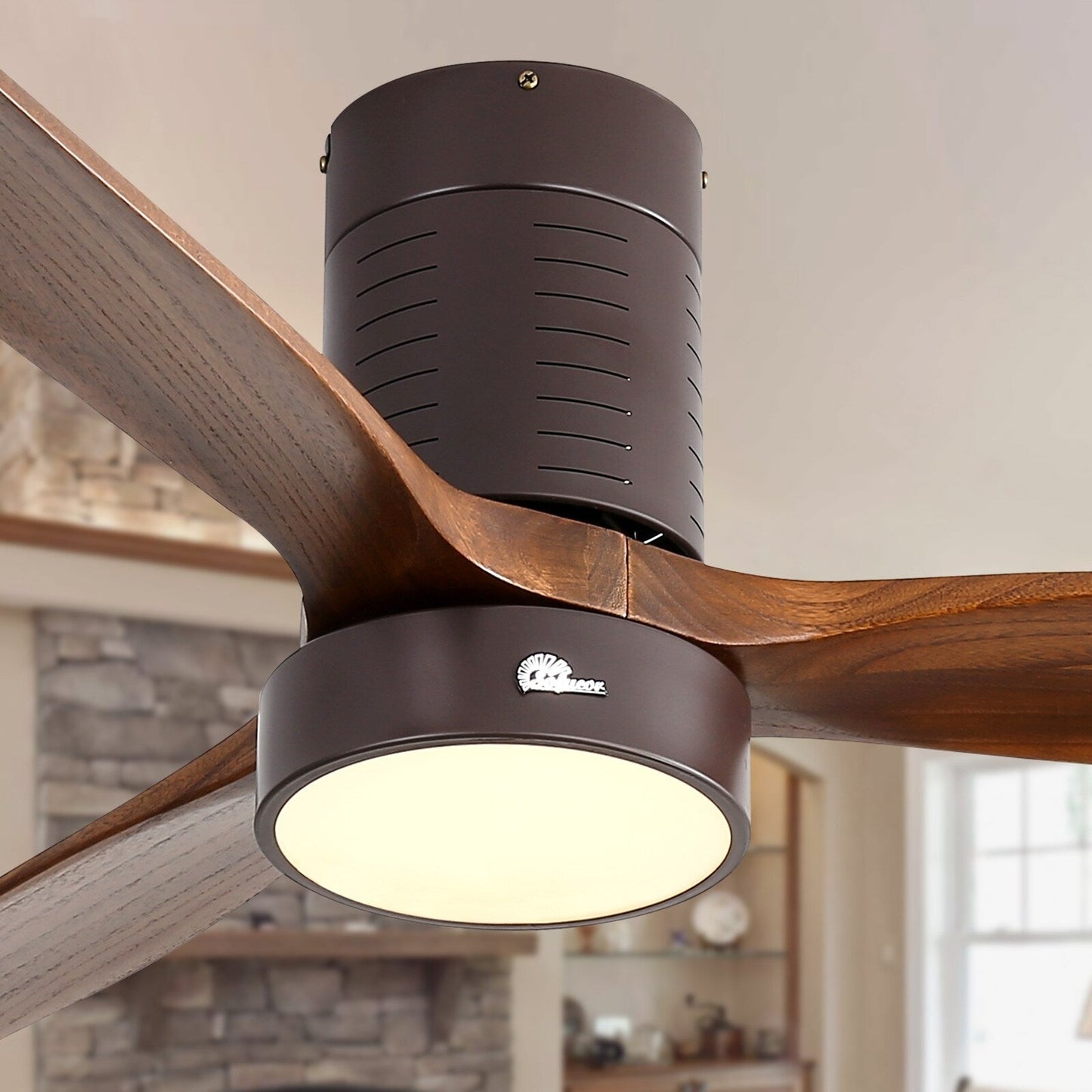 Ventilateur de plafond encastré de 52 pouces de style farmhouse avec éclairage et télécommande, moteur DC réversible.