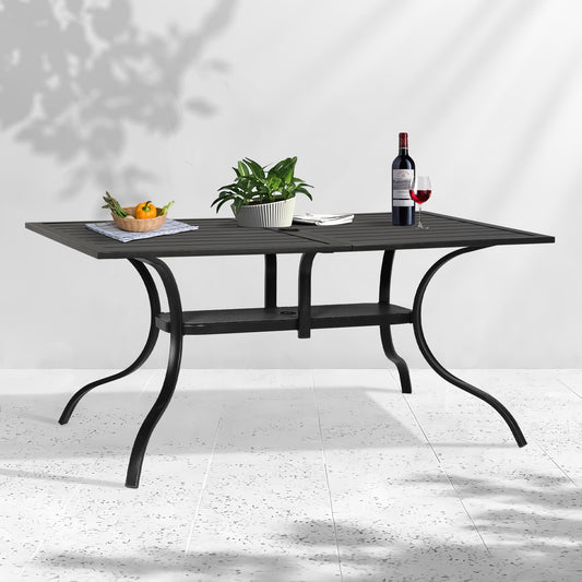 Table rectangulaire de salle à manger en métal à lattes pour extérieur, avec trou pour parasol, 60 x 37 pouces, pour 6 personnes.