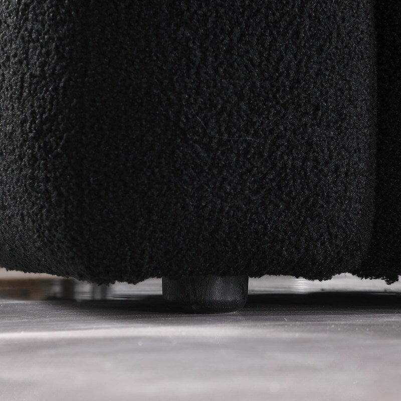 84.3 Canapé 3 places luxueux et spacieux en bouclé, recouvert de tissu Marshmallow, avec 2 coussins carrés décoratifs et accoudoirs carrés.