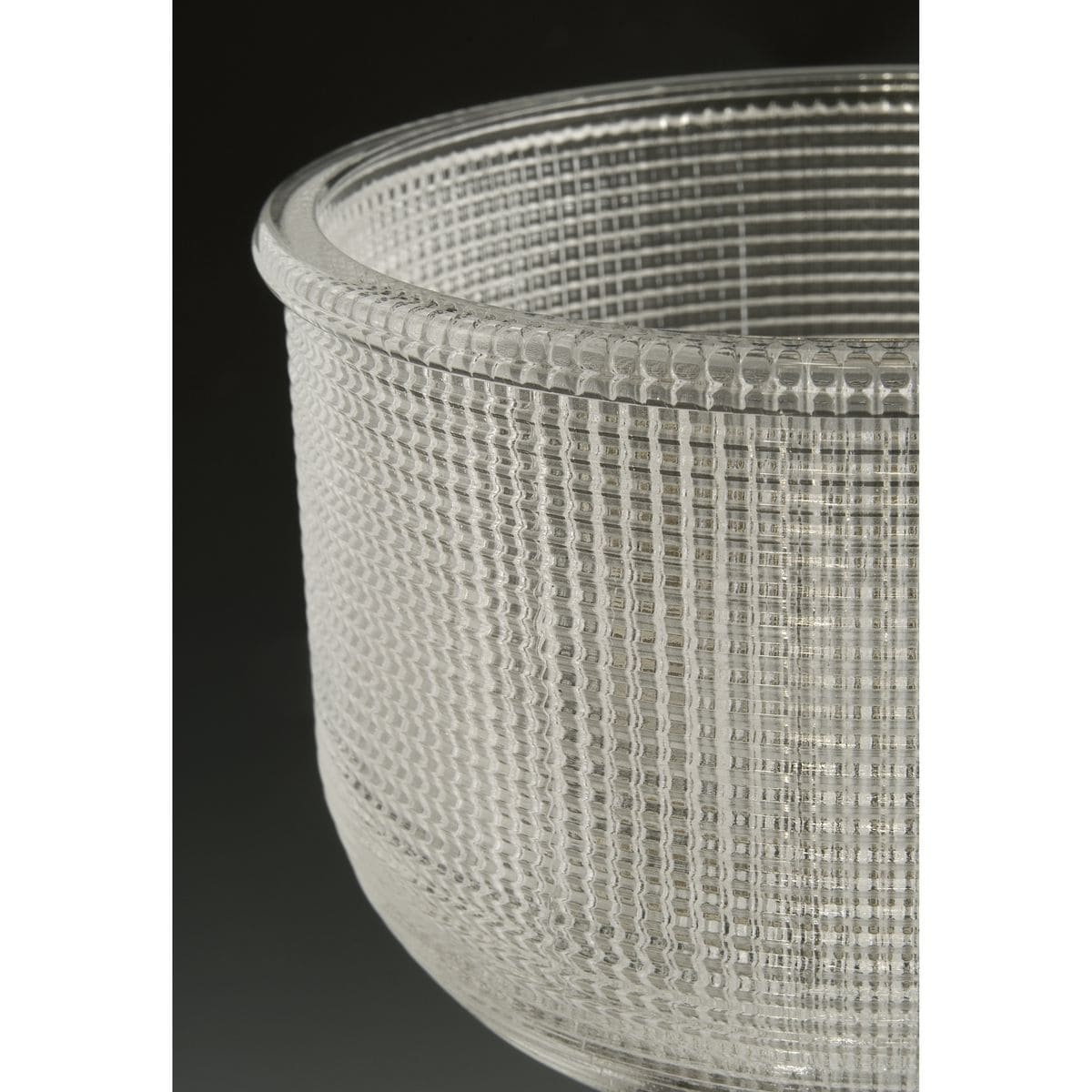 Applique murale de salle de bain Archie Collection à trois lumières, chrome poli, verre prismatique double transparent, style côtier - 8,75 x 26,25 x 7,25