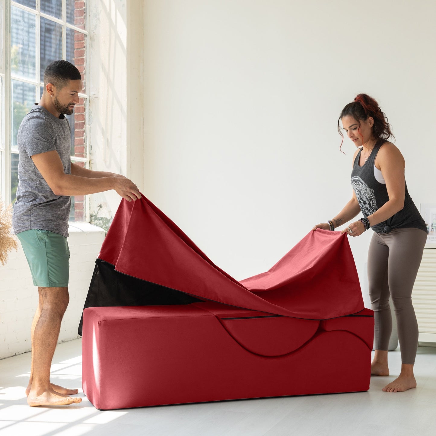 Chaise longue convertible Avana Kami / Yoga et massage - Pouf 2-en-1 avec chaise de salon de yoga escamotable, microvelours - N/A