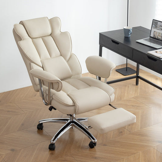 Fauteuil de bureau inclinable ergonomique à dossier haut, pivotant à 360°, en simili cuir beige, avec support lombaire, repose-pieds et hauteur réglable.
