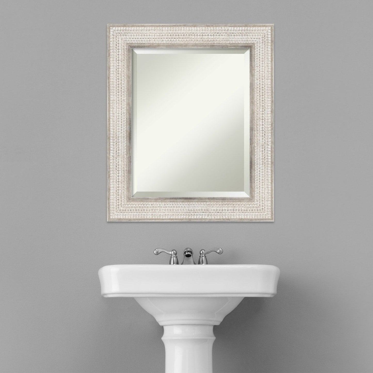 Miroir mural de salle de bain en bois biseauté - Cadre argenté Trellis - Trellis Argenté