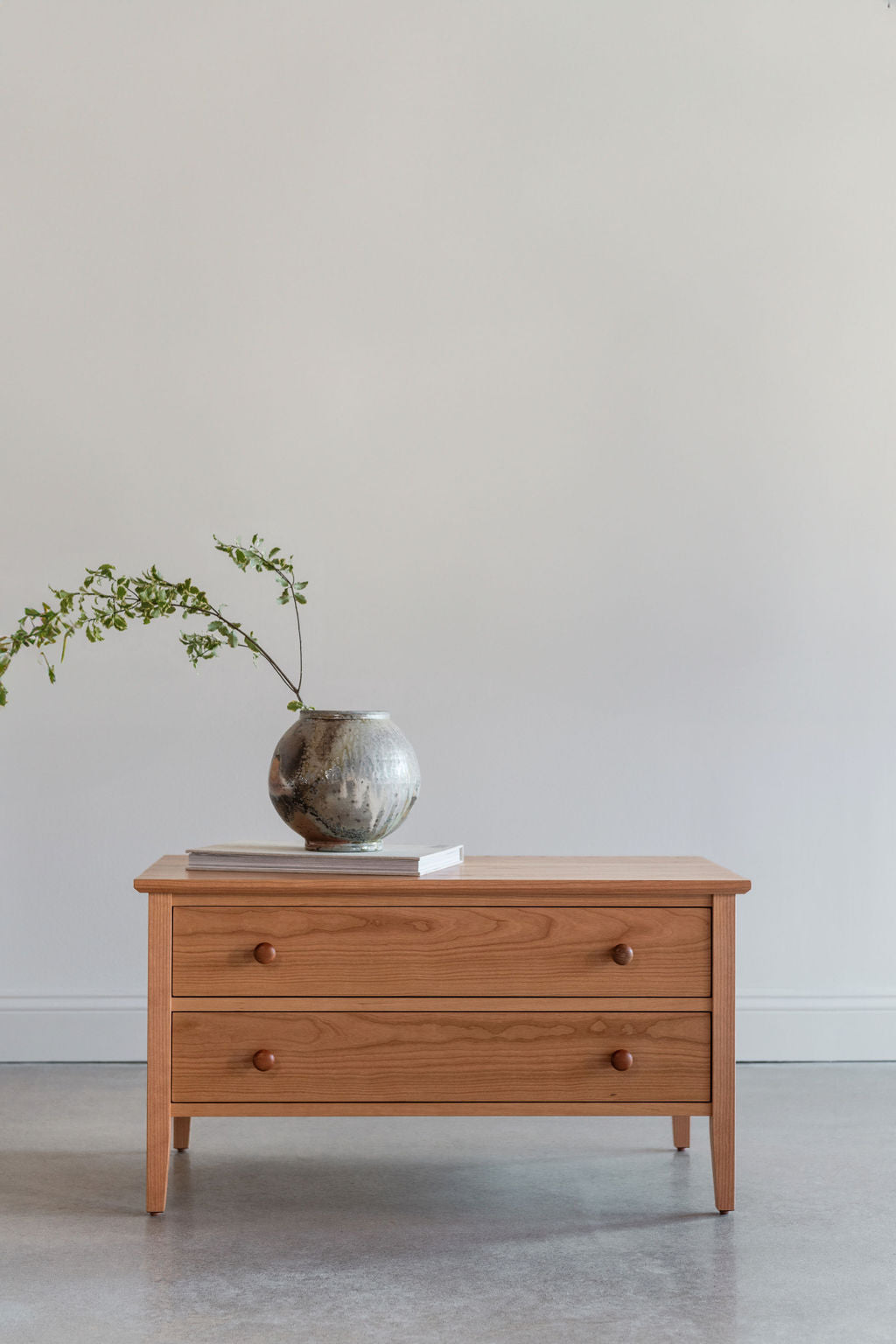 Commode à deux tiroirs Shaker - Cerisier