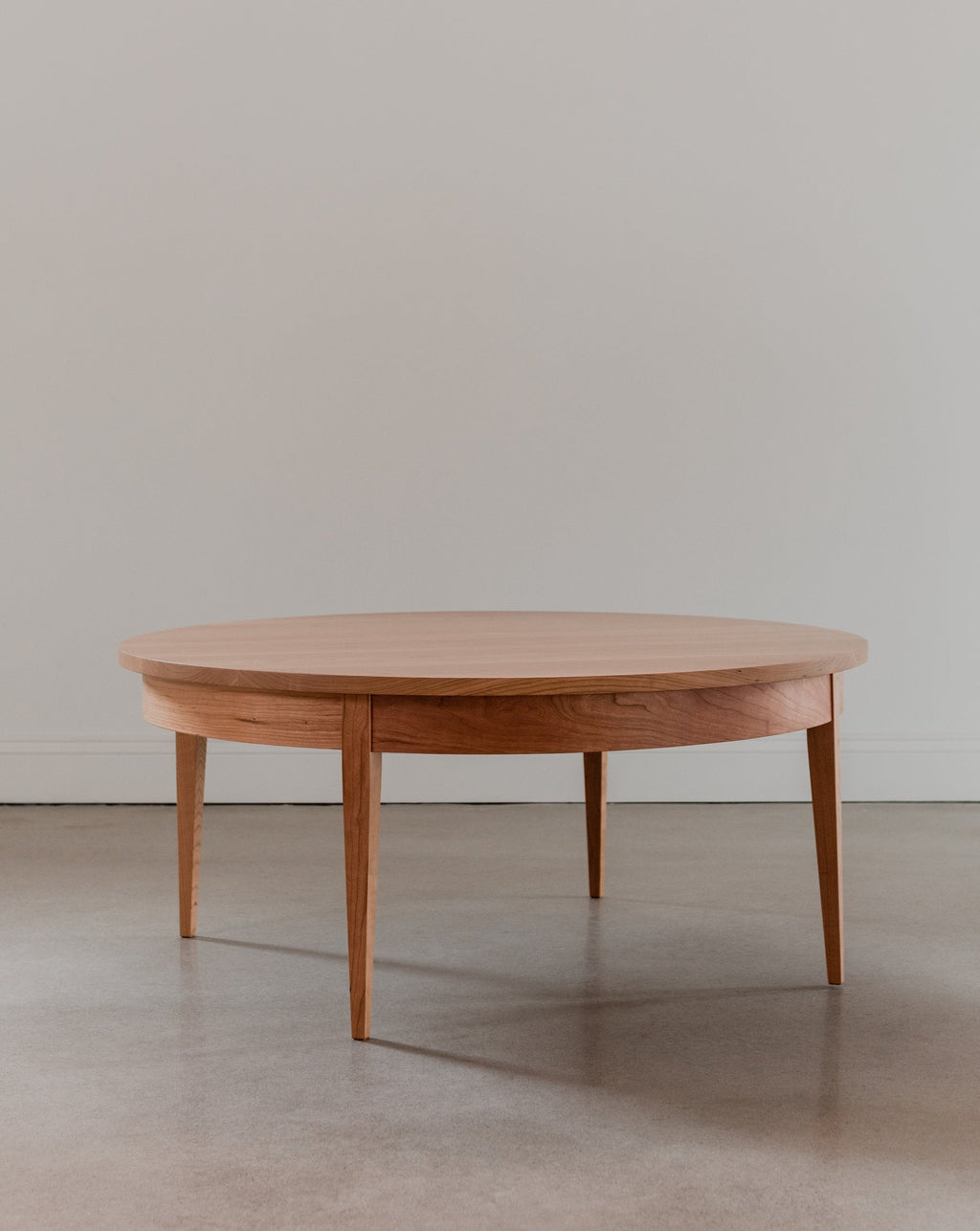 Table basse ronde Shaker Heirloom - Cerisier