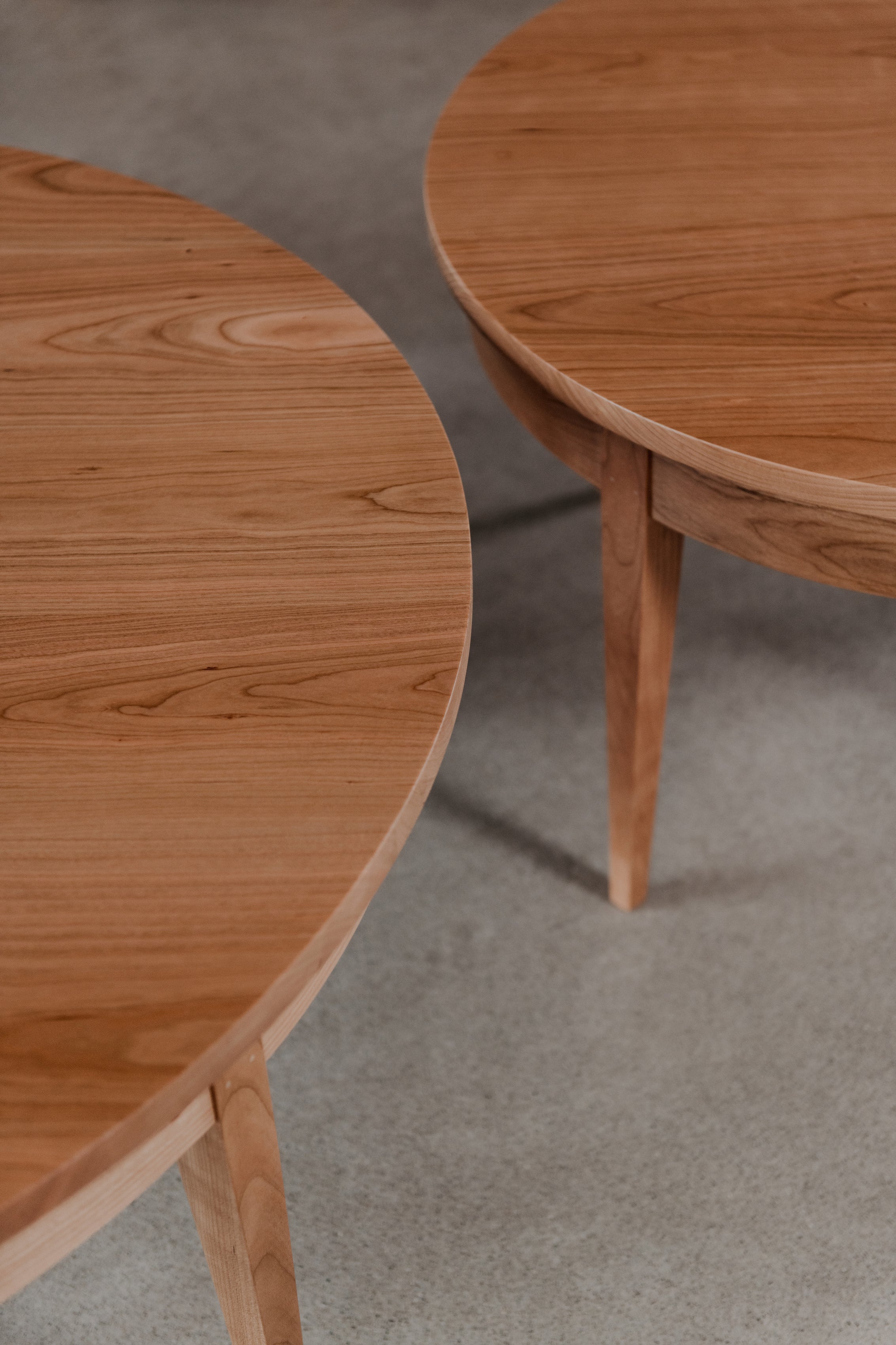 Table basse ronde Shaker Heirloom - Cerisier