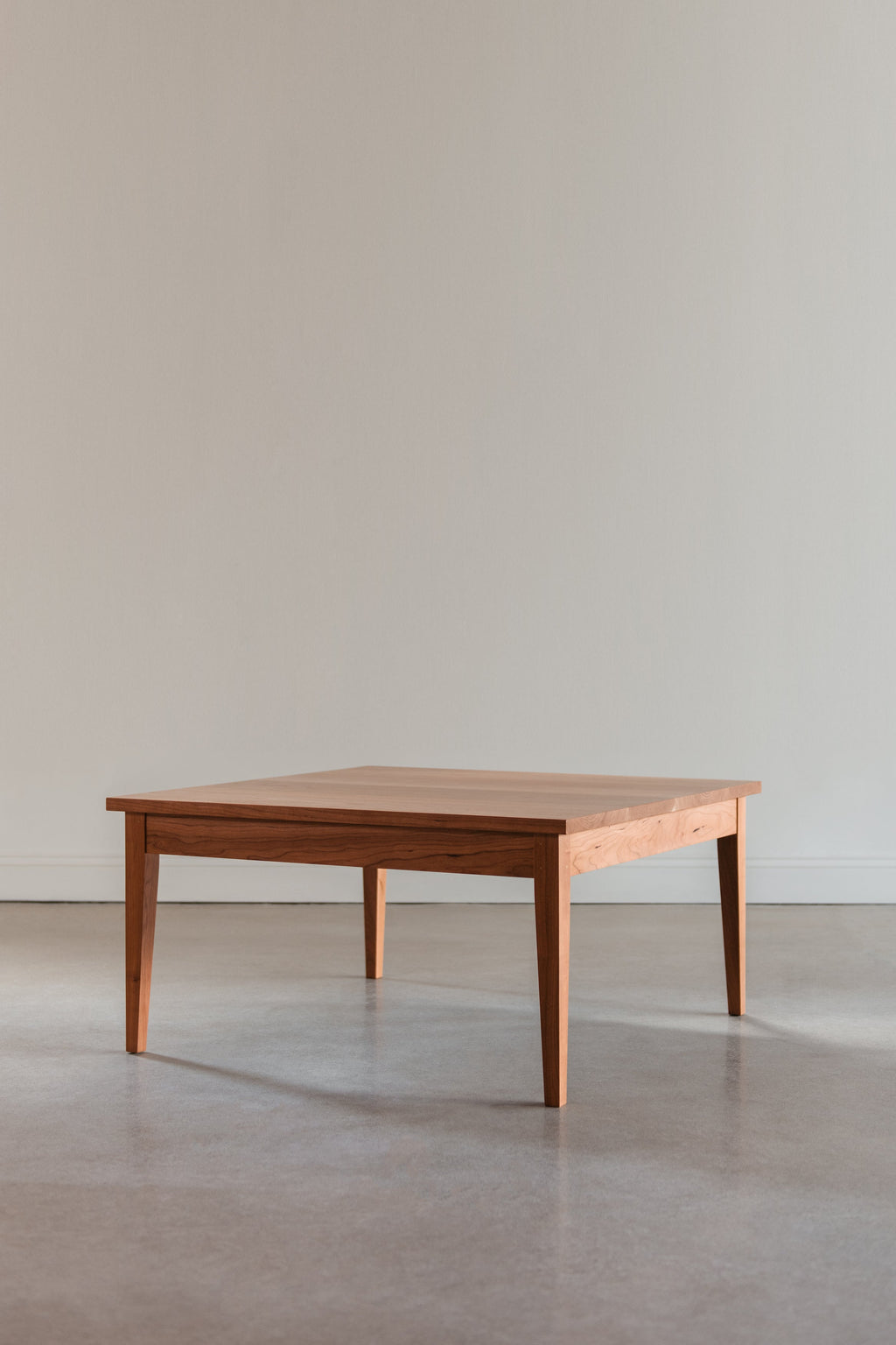 Table basse carrée Shaker Heirloom - Cerisier