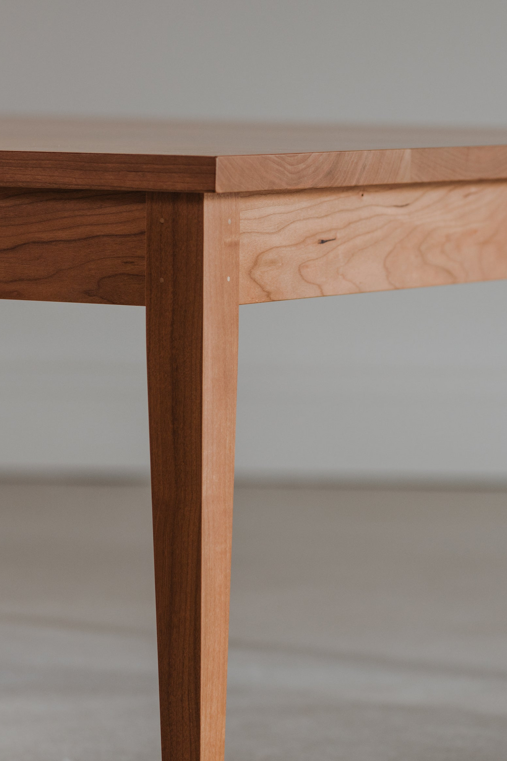 Table basse carrée Shaker Heirloom - Cerisier