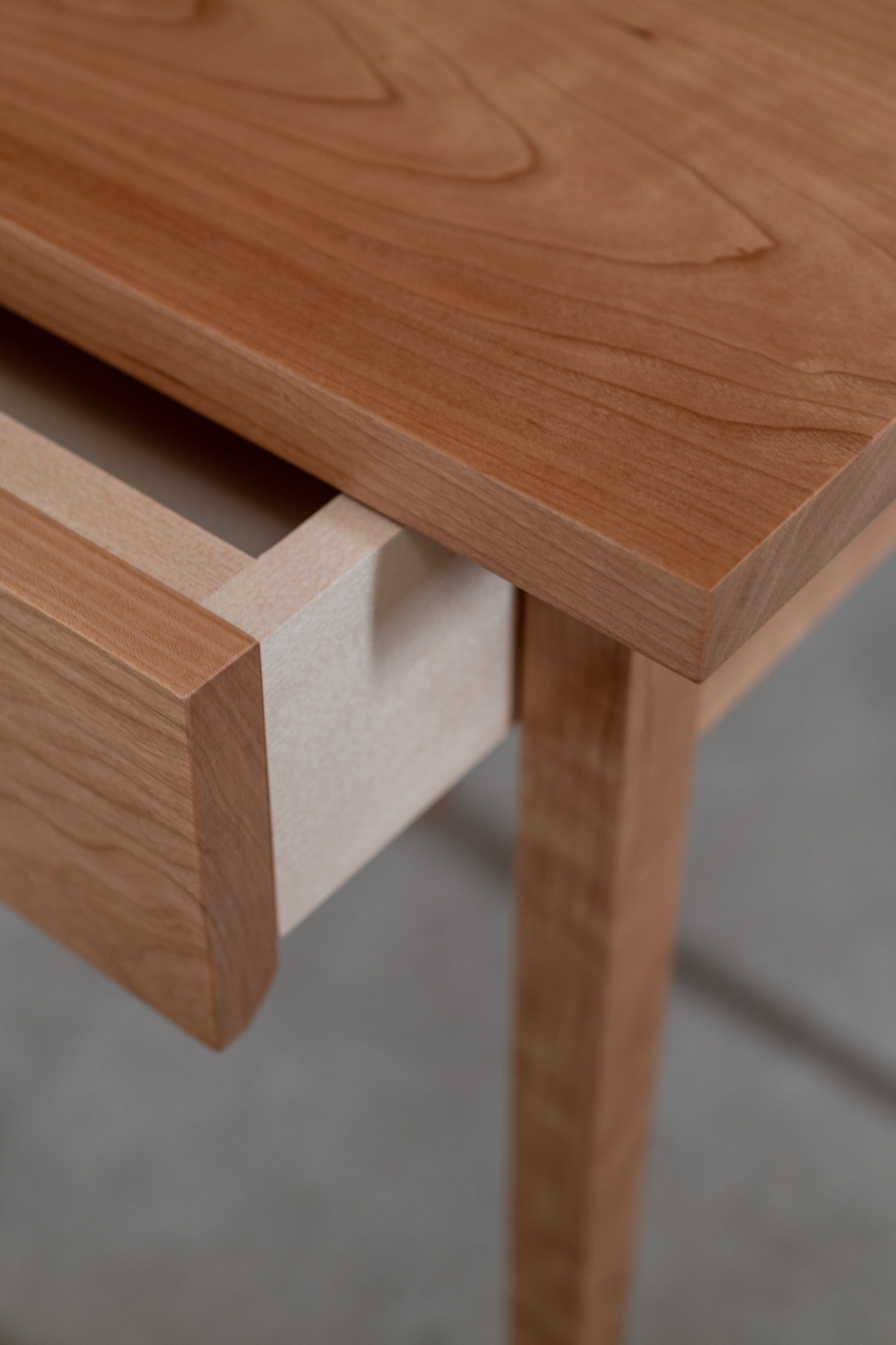 Table d'appoint Shaker Heirloom - Cerisier