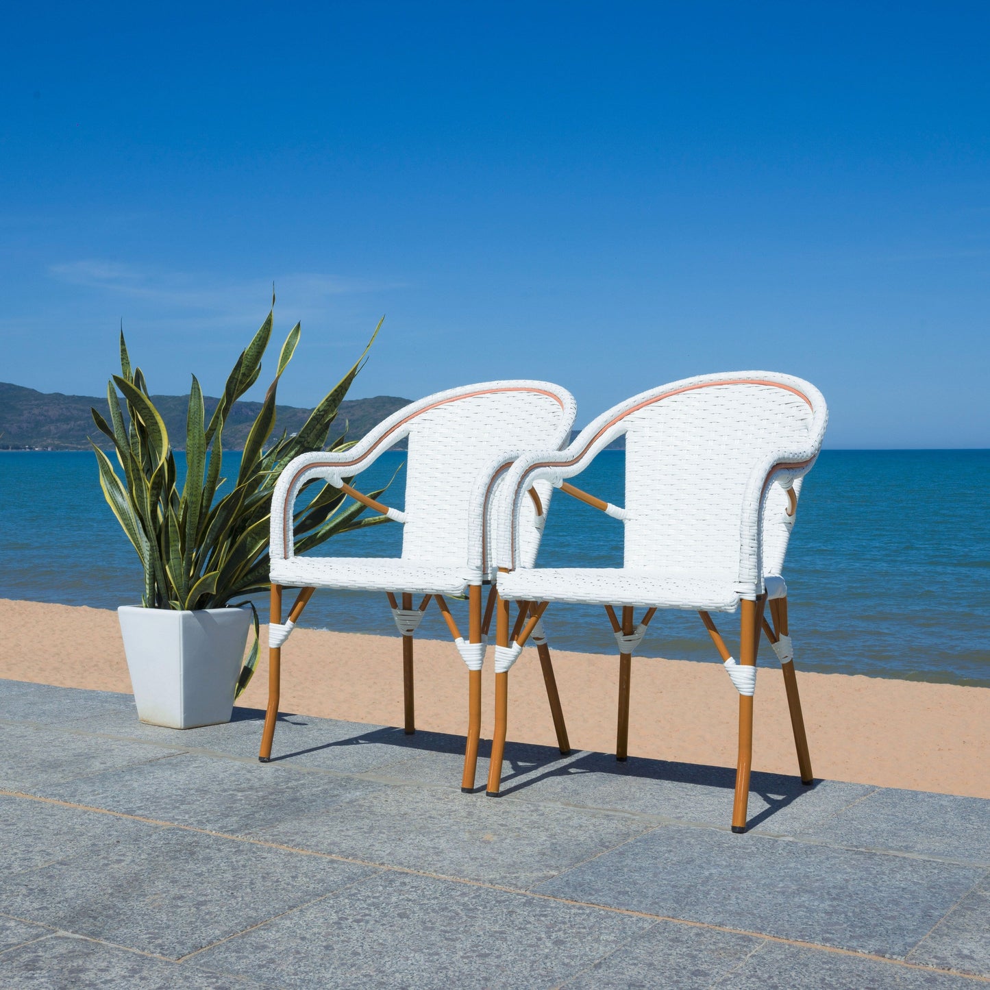 Fauteuil à accoudoirs SAFAVIEH Doreth (lot de 2) - 58,4 x 91,4 x 63,5 cm (LxlxH)