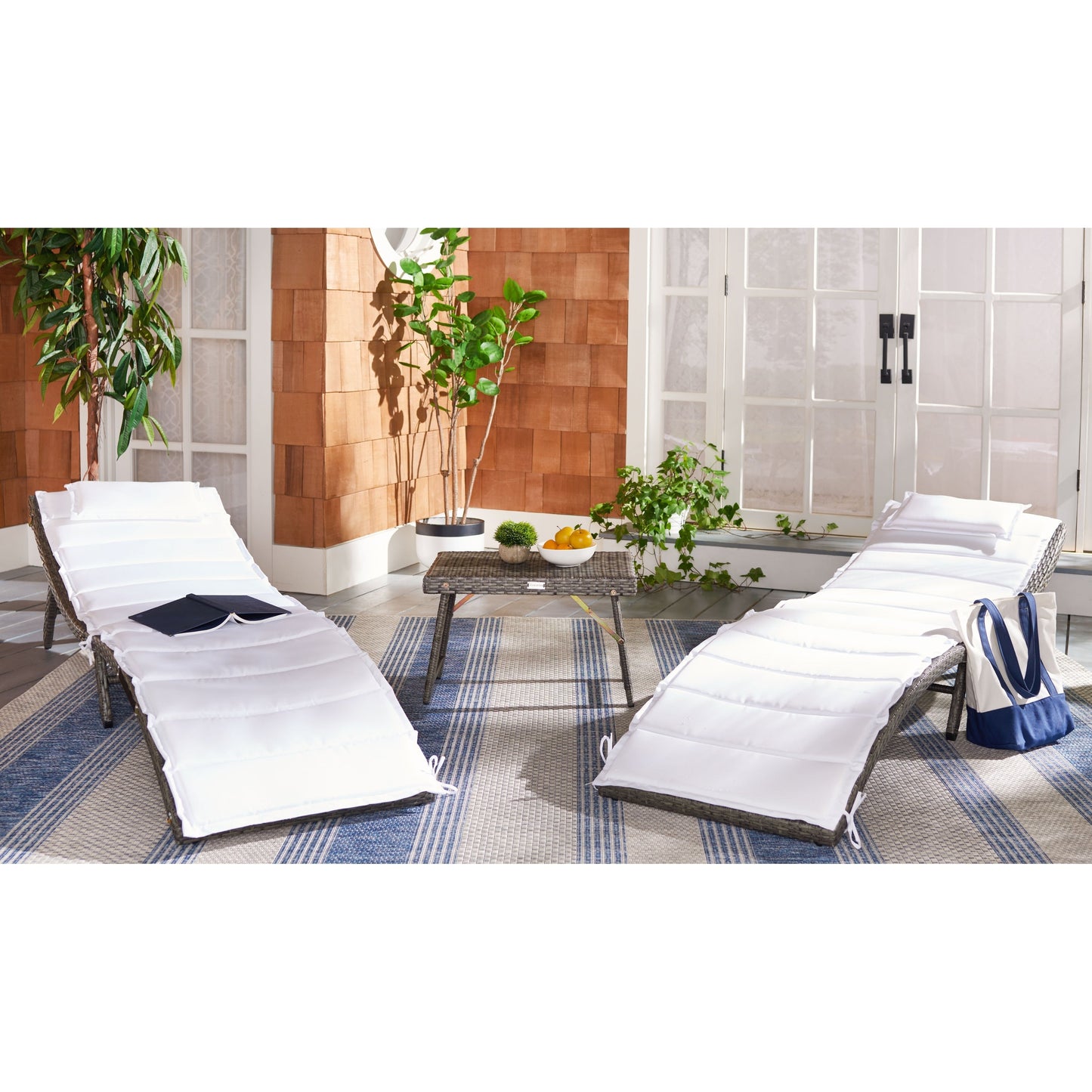 Ensemble de chaises longues de jardin Blaguna 3 pièces de SAFAVIEH - 83L x 20P x 24H (dimensions en pouces)