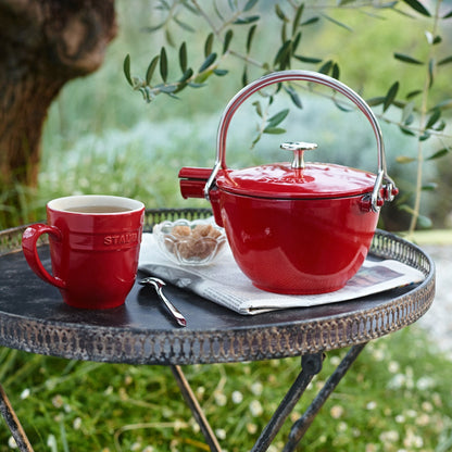 Bouilloire à thé ronde en fonte STAUB, 1 quart