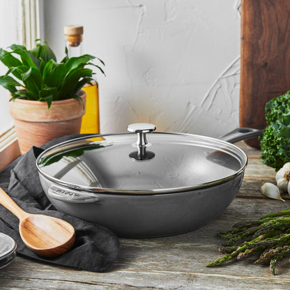 Casserole quotidienne en fonte STAUB de 2,9 quarts avec couvercle en verre
