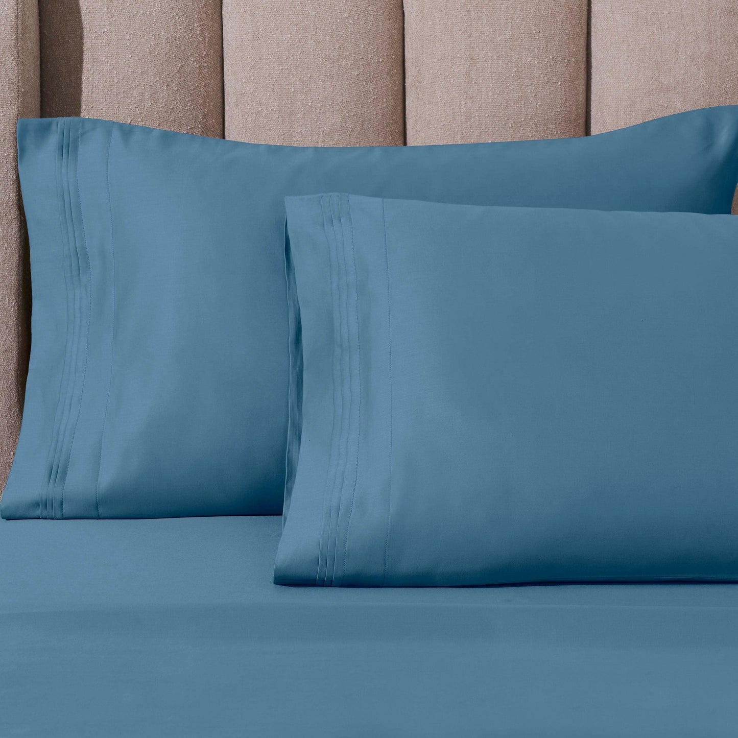 Jeu de draps uni en coton égyptien supérieur, 1000 fils, avec poche profonde.