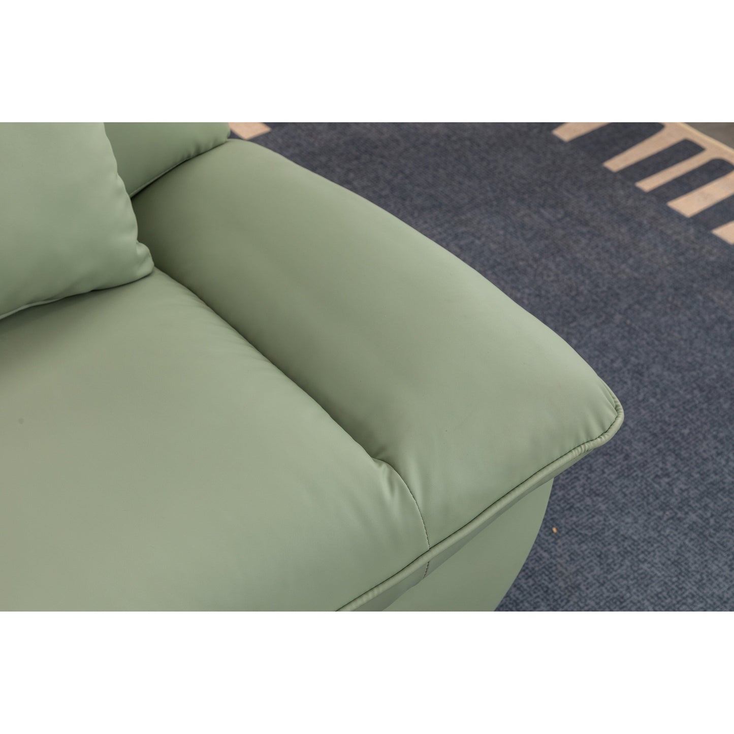 Fauteuil inclinable pivotant à glissement électrique avec haut-parleurs Bluetooth, porte-téléphone, ports de charge USB et Type-C, et rangement caché dans les accoudoirs.