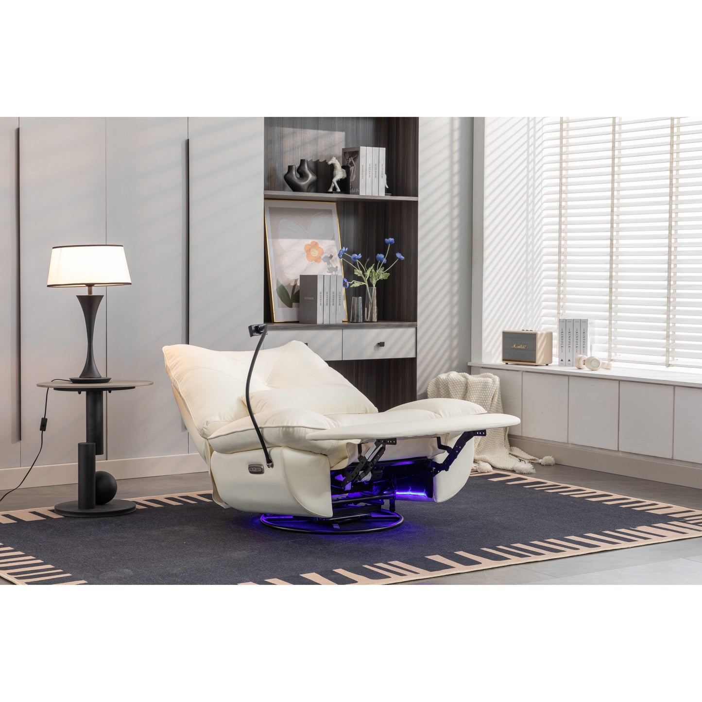 Fauteuil inclinable pivotant à glissement électrique avec haut-parleurs Bluetooth, porte-téléphone, ports de charge USB et Type-C, et rangement caché dans les accoudoirs.