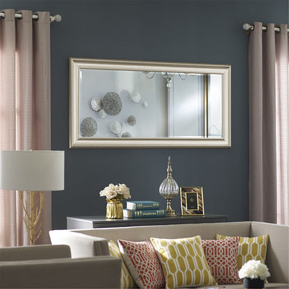 Grand miroir, miroir pleine taille, miroir rectangulaire mural suspendu, avec cadre en faux bois lisse.