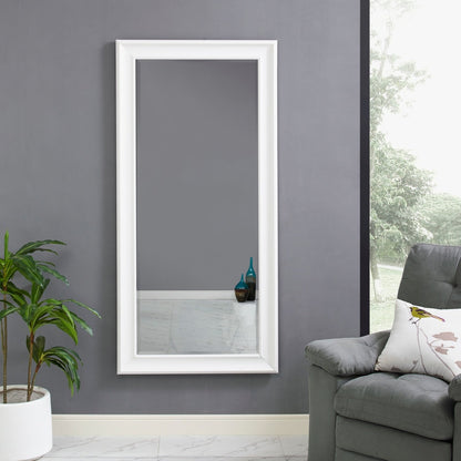 Grand miroir, miroir pleine taille, miroir rectangulaire mural suspendu, avec cadre en faux bois lisse.