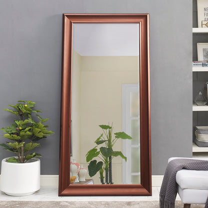 Grand miroir, miroir pleine taille, miroir rectangulaire mural suspendu, avec cadre en faux bois lisse.